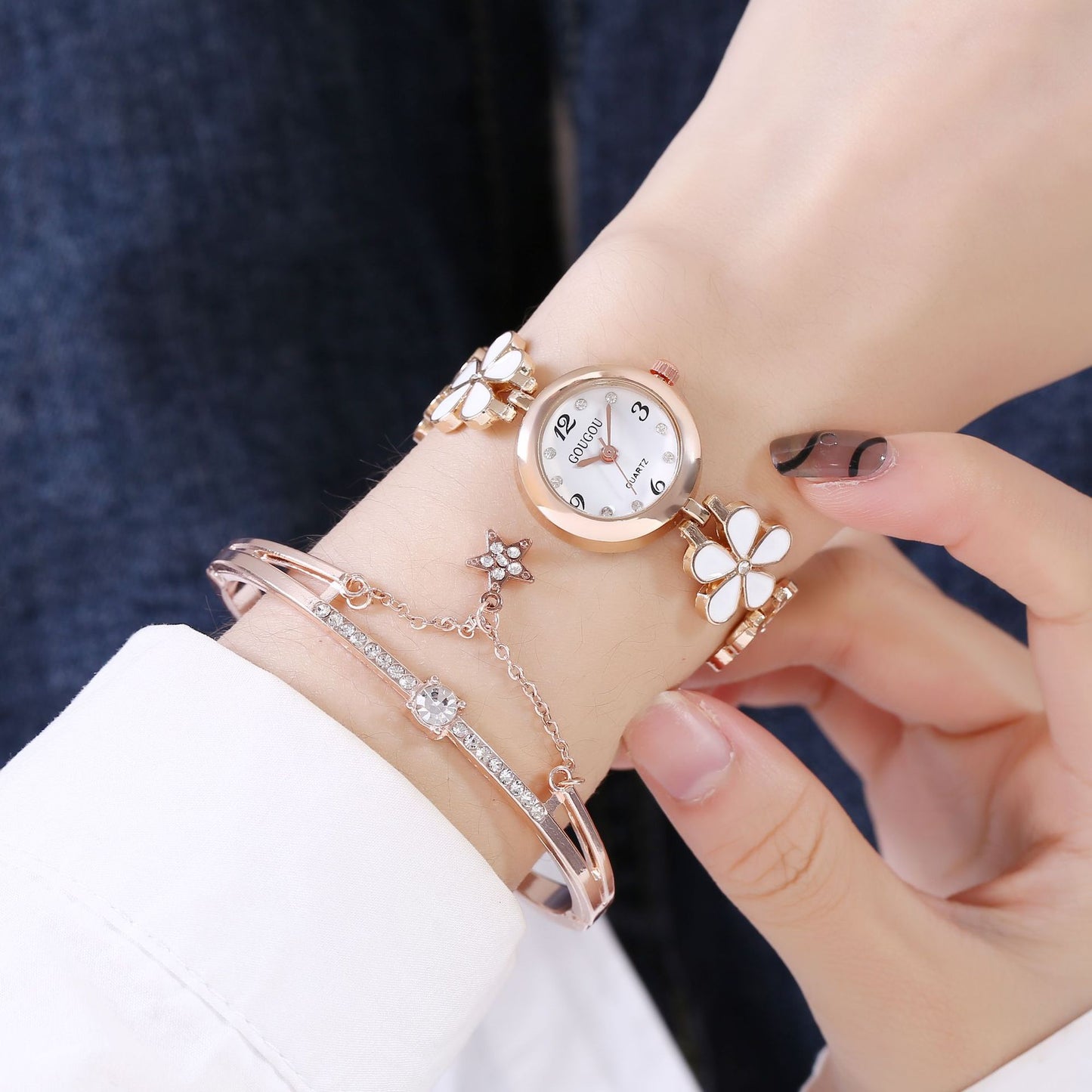 Women's Bracelet Watch Flower Disk Two-piece Bracelet Set