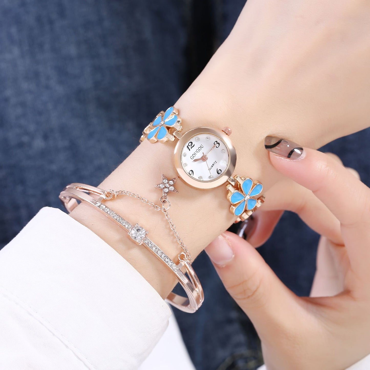 Women's Bracelet Watch Flower Disk Two-piece Bracelet Set