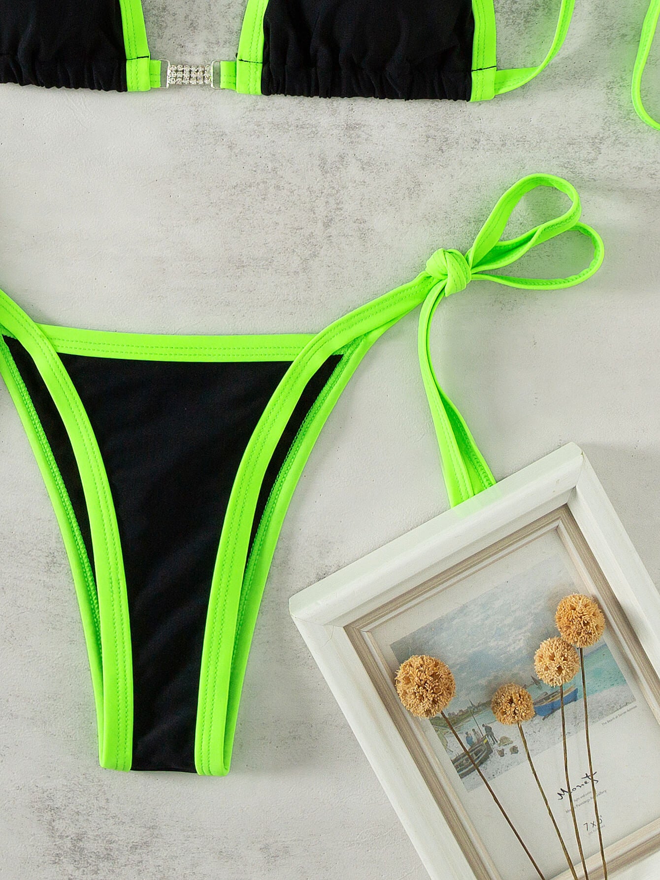 Contrast Trim Tied Halter Neck Bikini Set