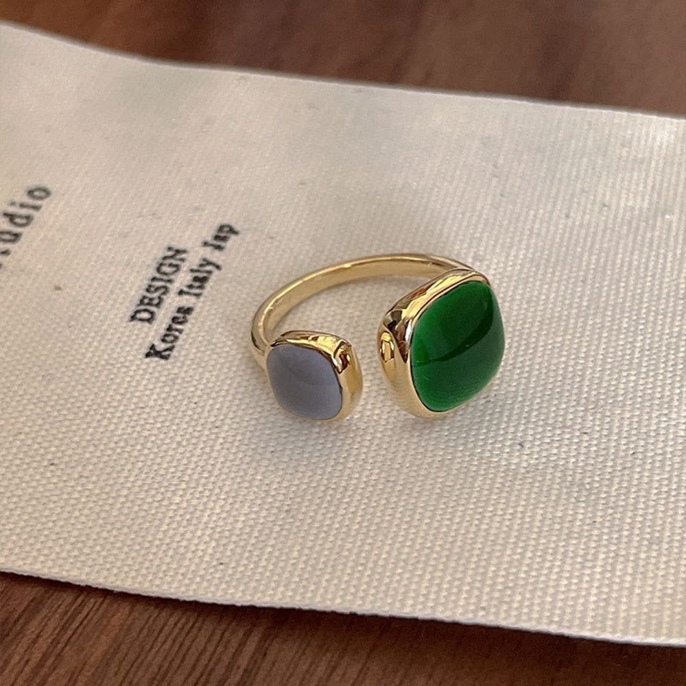 Vintage Personality Europe And American Emerald Ring For Women Design Sense Of Senior Sense Ring Fashion Jewelry wholesale gift