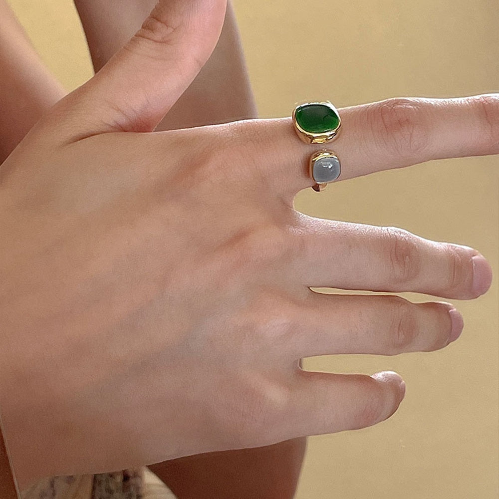 Vintage Personality Europe And American Emerald Ring For Women Design Sense Of Senior Sense Ring Fashion Jewelry wholesale gift